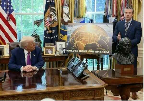 Trump in Oval Office